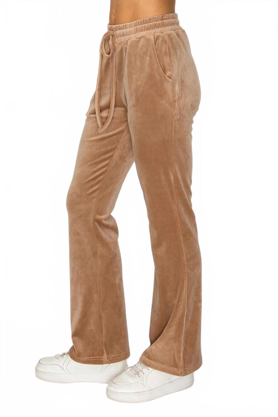 NEW KNIT RIOT classic velour joggers in mocha